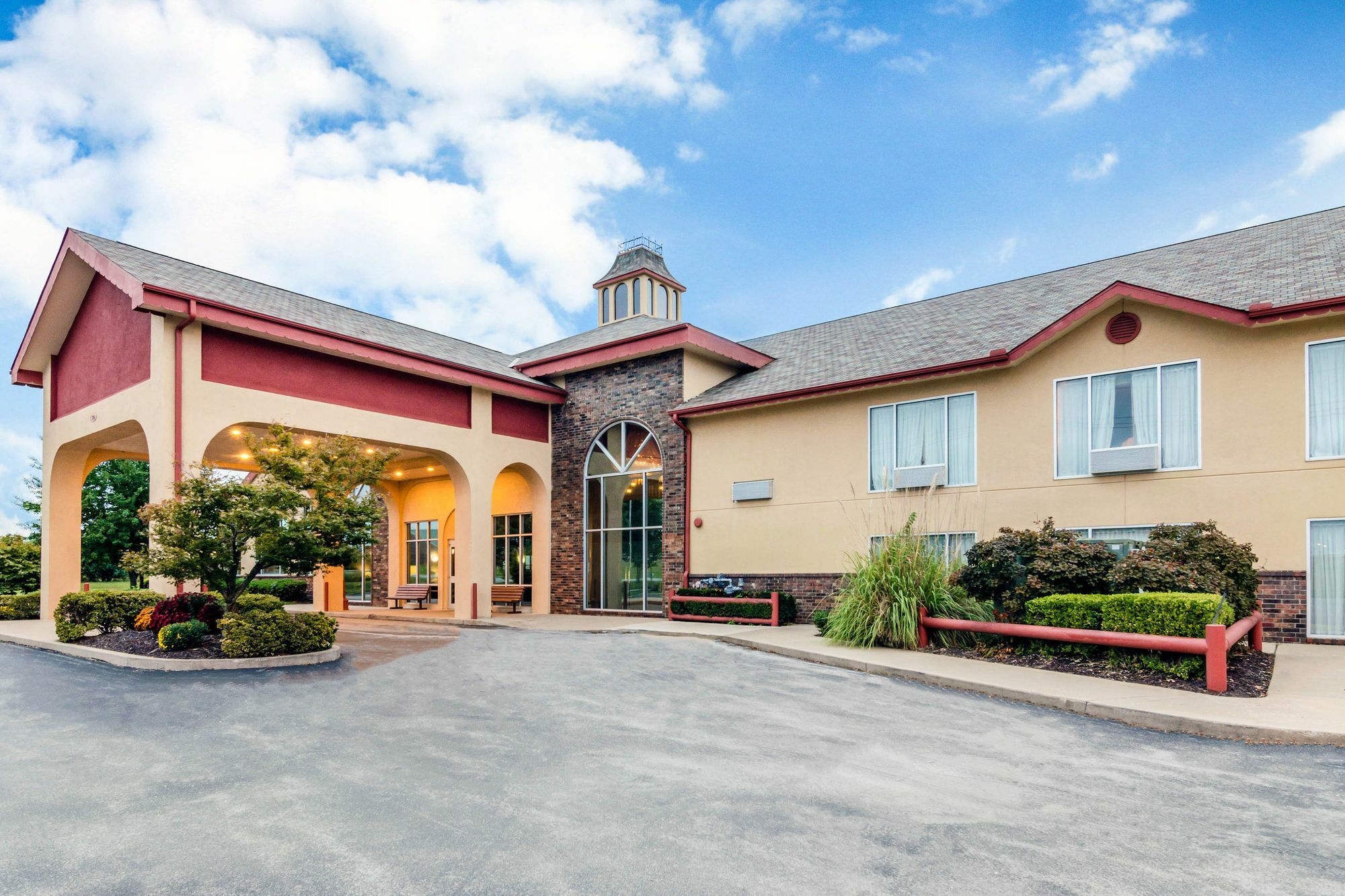 Best Western Precious Moments Hotel Carthage Exterior photo